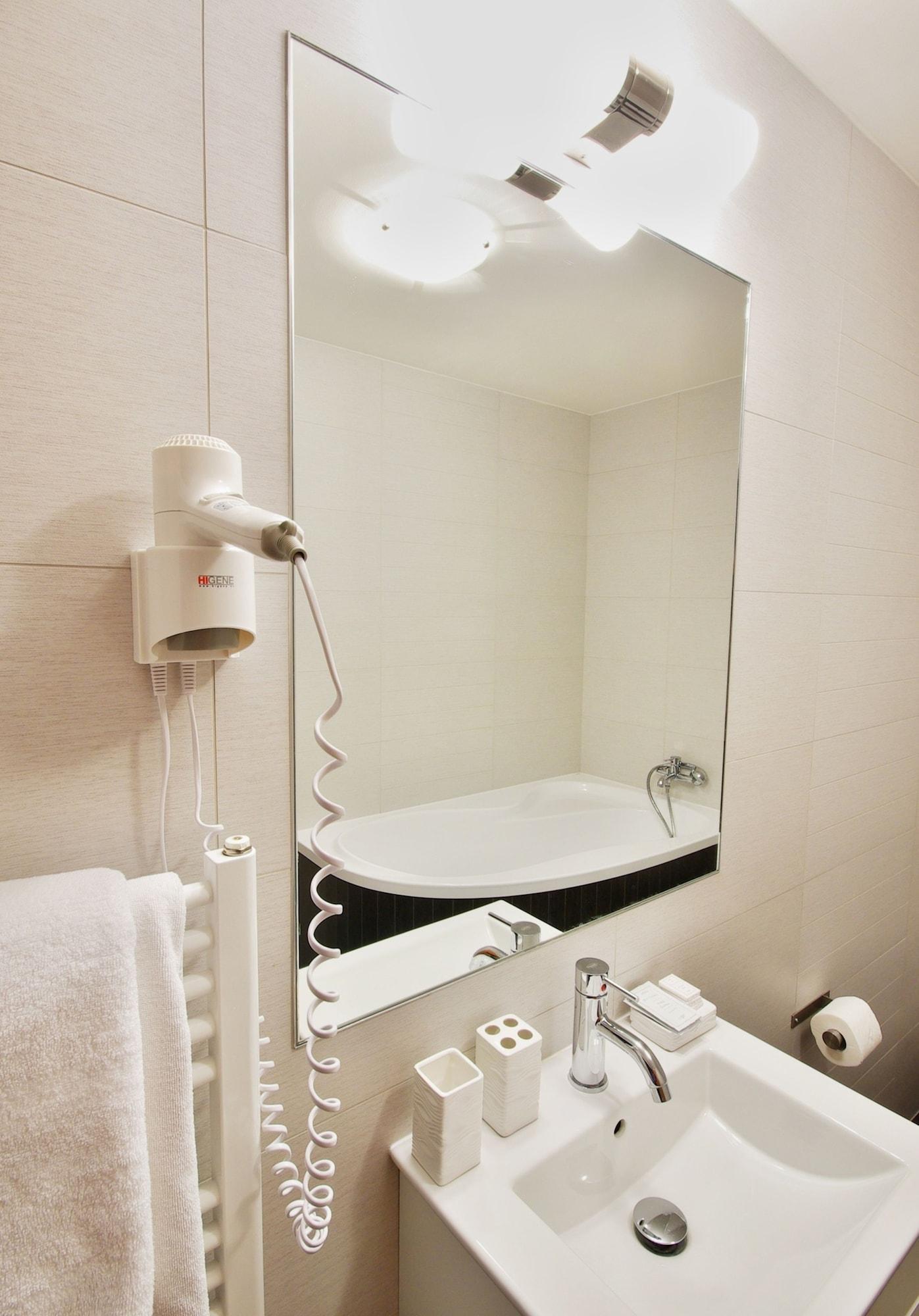 Hotell Adeba